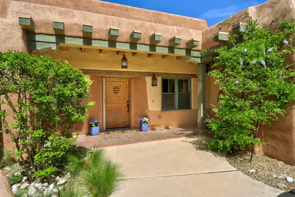 4900 Guadalupe Trail Nw, Albuquerque, NM 87107