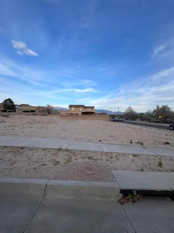 9800 Cameron Street Nw, Albuquerque, NM 87114