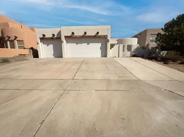 6331 Pima Place Nw, Albuquerque, NM 87120