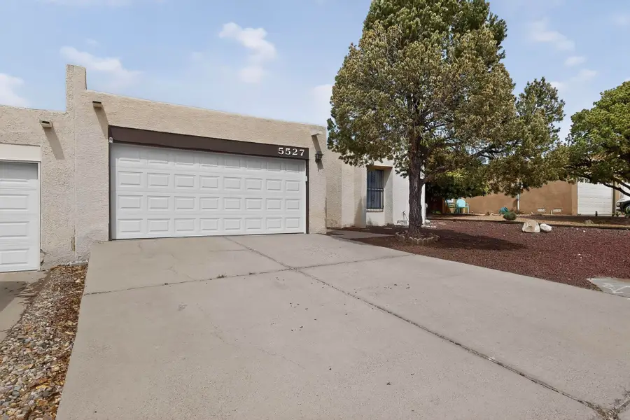 5527 Amistad Road Ne, Albuquerque, NM 87111 - #2