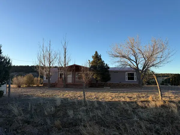 132 V-hill Road, Edgewood, NM 87015
