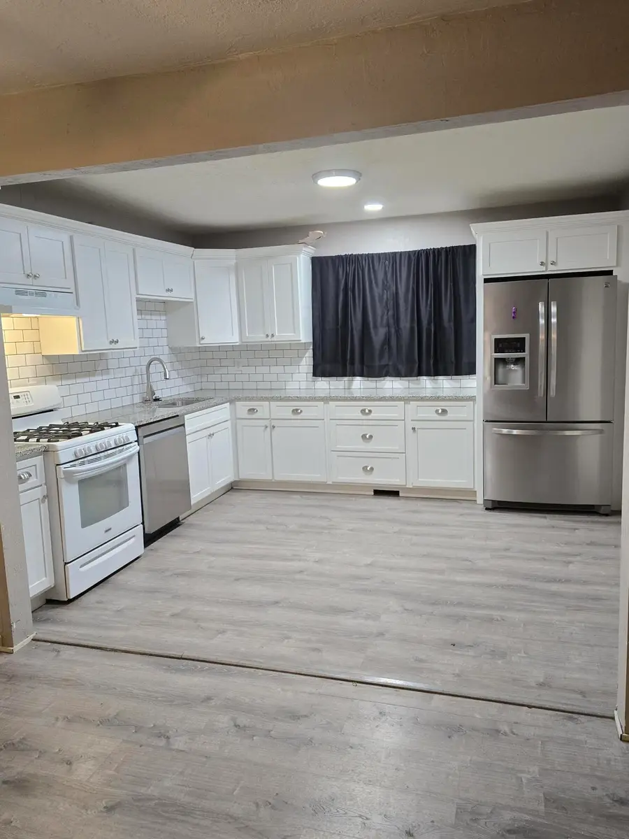 421 57th Street Sw, Albuquerque, NM 87121 - #3