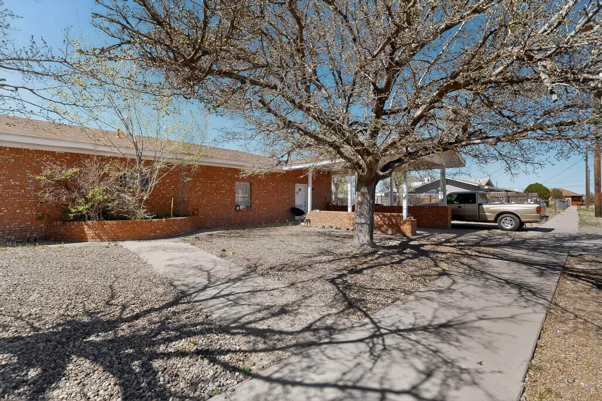 607 & 609 N 6th Street, Belen, NM 87002 - #1
