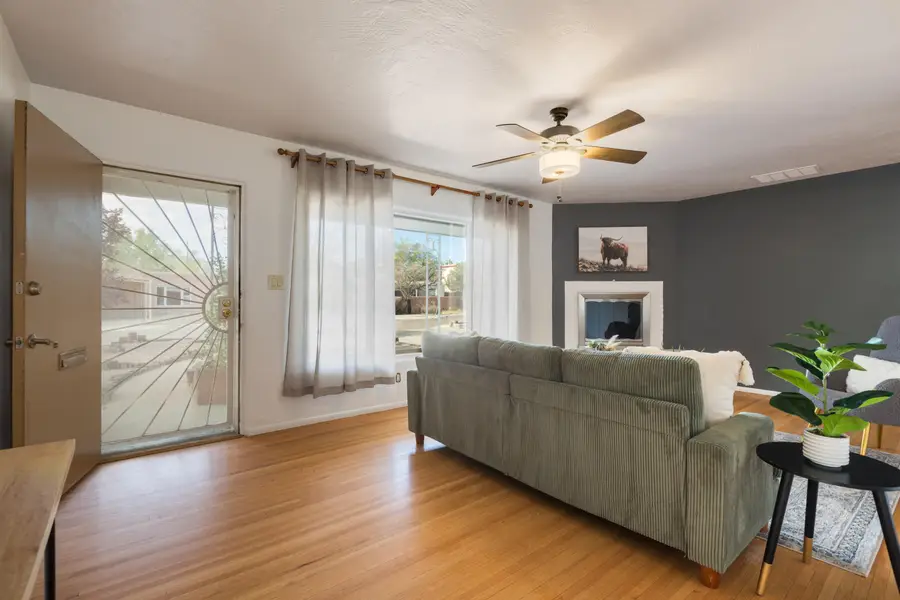 4214 Mackland Avenue Ne, Albuquerque, NM 87110 - #2