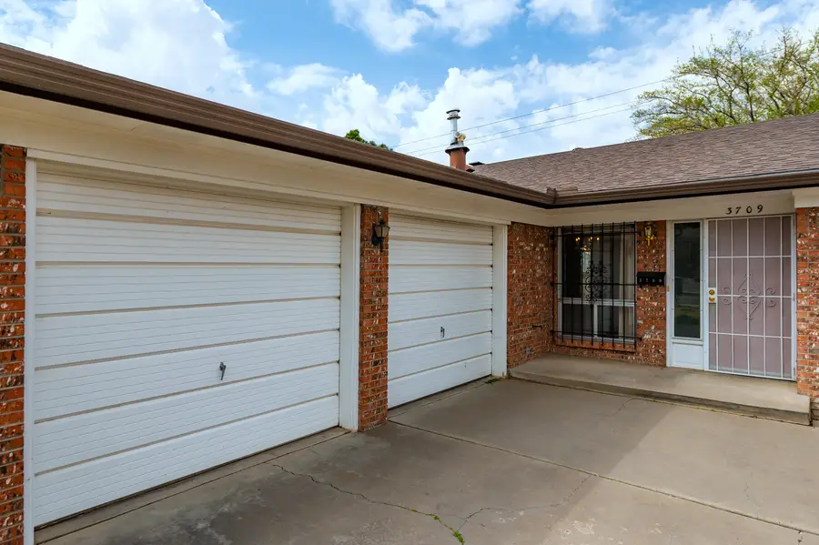 3709 Vermont Street Ne, Albuquerque, NM 87110 - #2