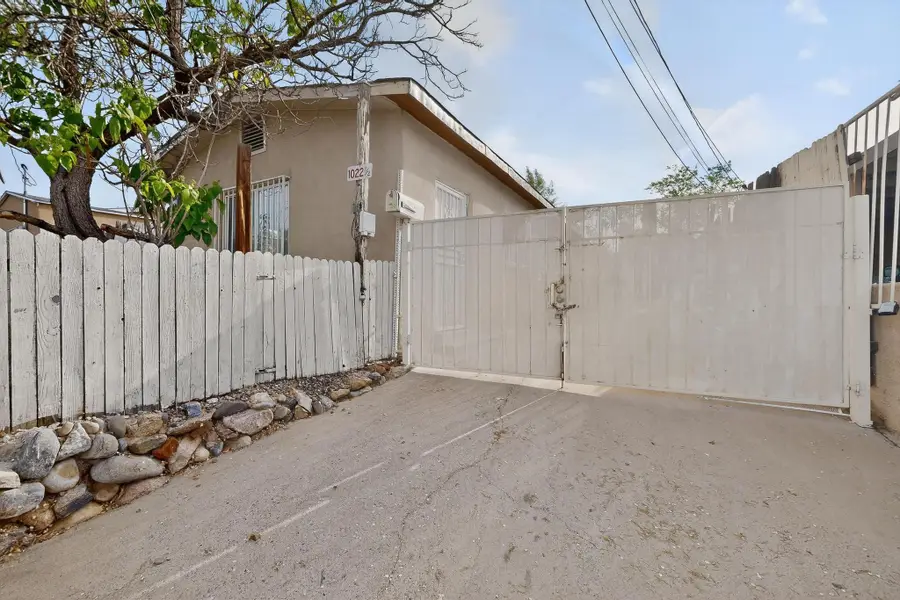 1022 1/2 Edith Boulevard Ne, Albuquerque, NM 87102 - #3