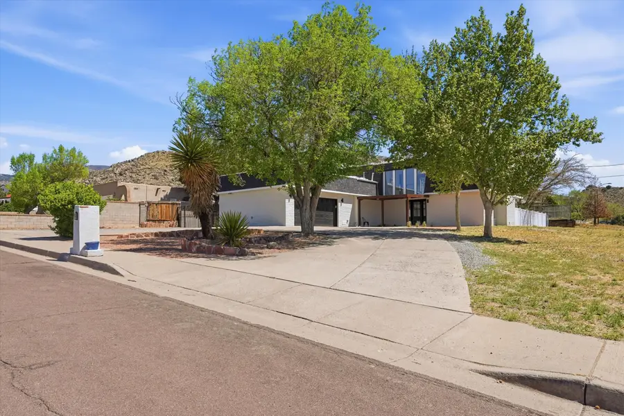 200 Sharon Drive Ne, Albuquerque, NM 87123 - #3