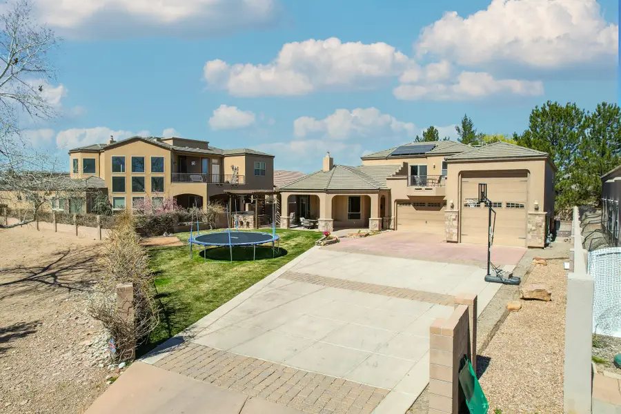 323 Nuevo Hacienda Lane Nw, Los Ranchos De Albuquerque, NM 87107 - #3