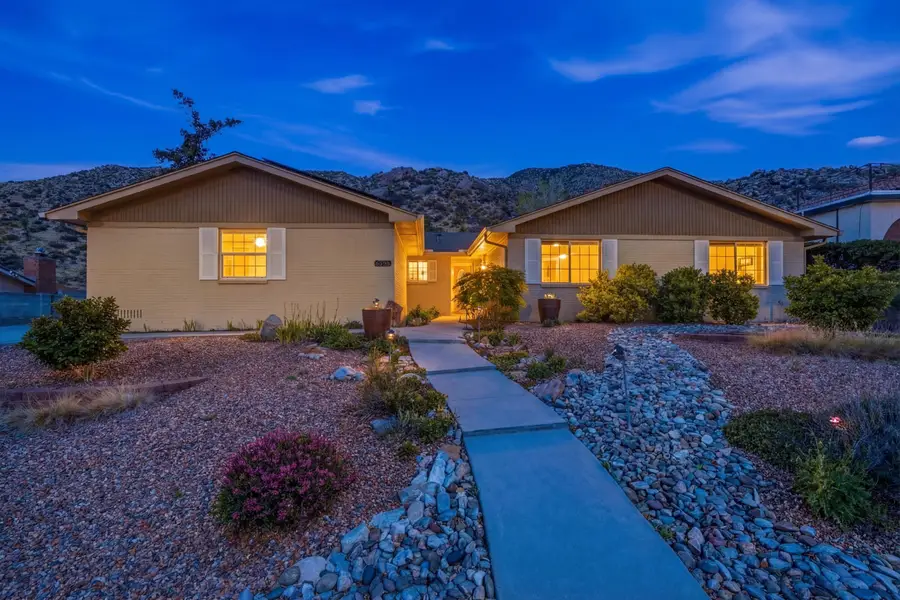 3504 Camino De La Sierra Ne, Albuquerque, NM 87111 - #2