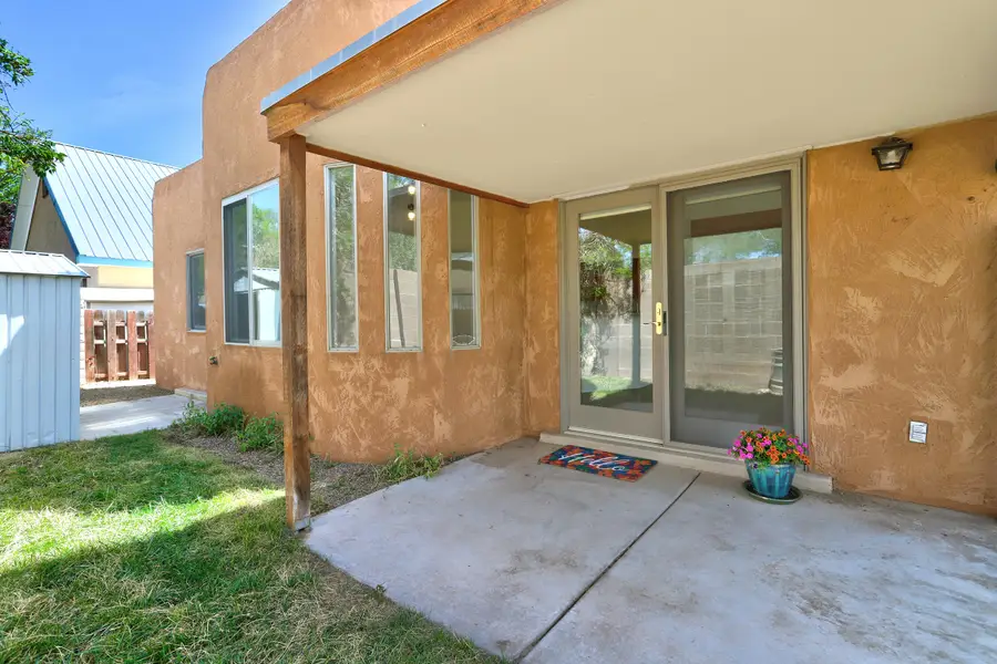 321 La Chamisal Lane Nw, Los Ranchos De Albuquerque, NM 87107 - #3