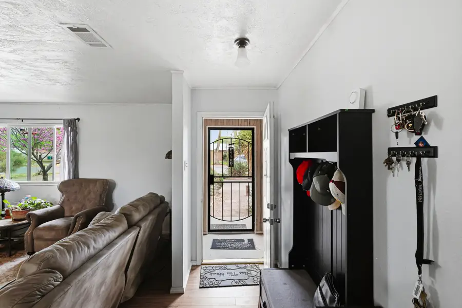 6109 Alvis Circle Sw, Albuquerque, NM 87105 - #3