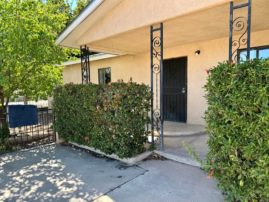 1929 Tapia Boulevard Sw #B, Albuquerque, NM 87105 - #2