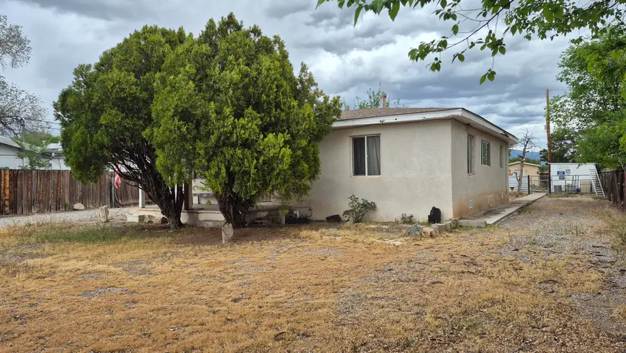 320 Montoya Street Nw, Albuquerque, NM 87104 - #2