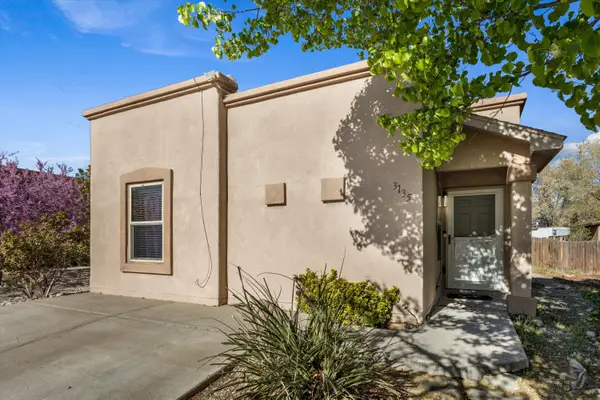 3135 Primo Colores Street, Santa Fe, NM 87507