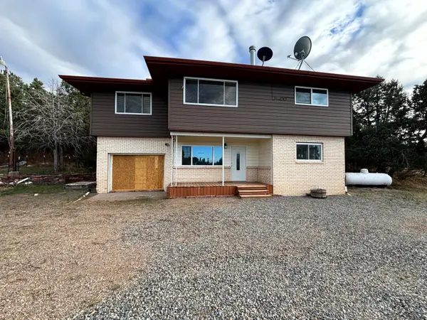 28 Salazar Road, Tijeras, NM 87059