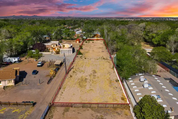 7331 4th Street Nw, Los Ranchos, NM 87107