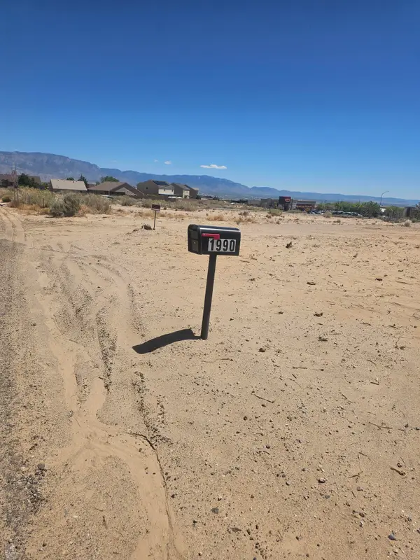 1990 12th Avenue Se, Rio Rancho, NM 87124