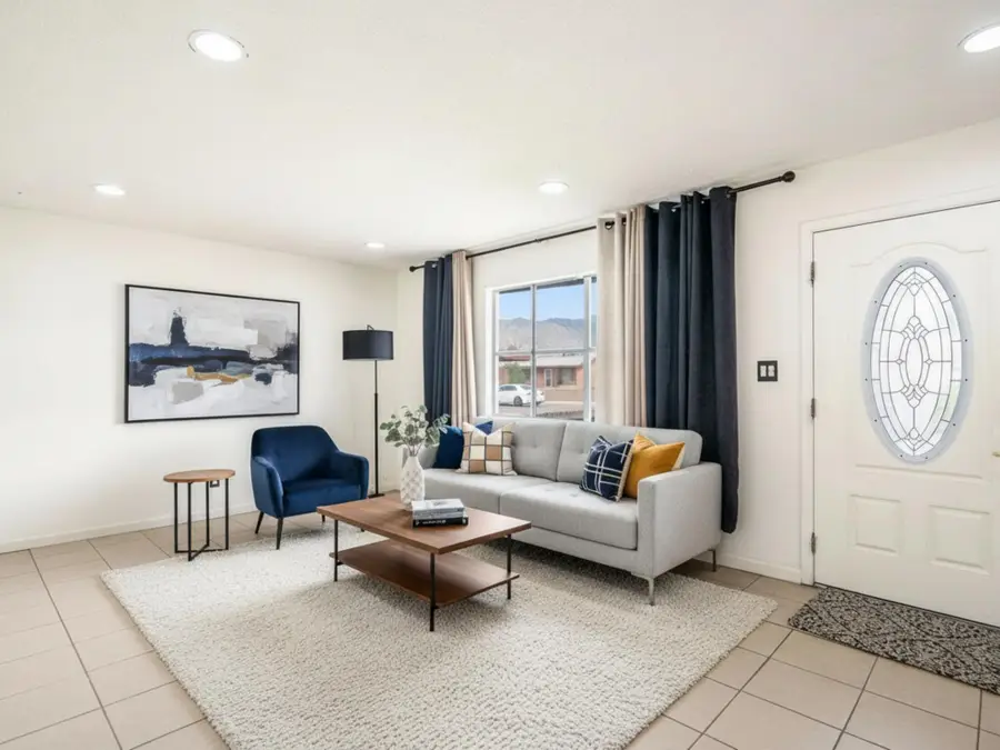 401 Dorothy Street Ne, Albuquerque, NM 87123 - #2