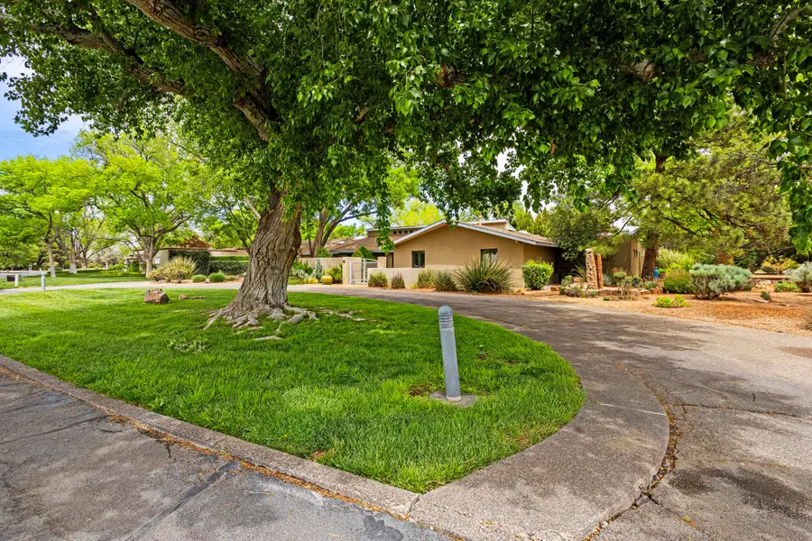 1116 Salamanca Street Nw, Los Ranchos De Albuquerque, NM 87107 - #3