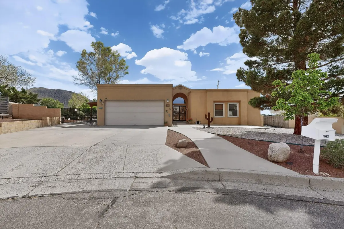 828 Rio Arriba Avenue Se, Albuquerque, NM 87123 - #1