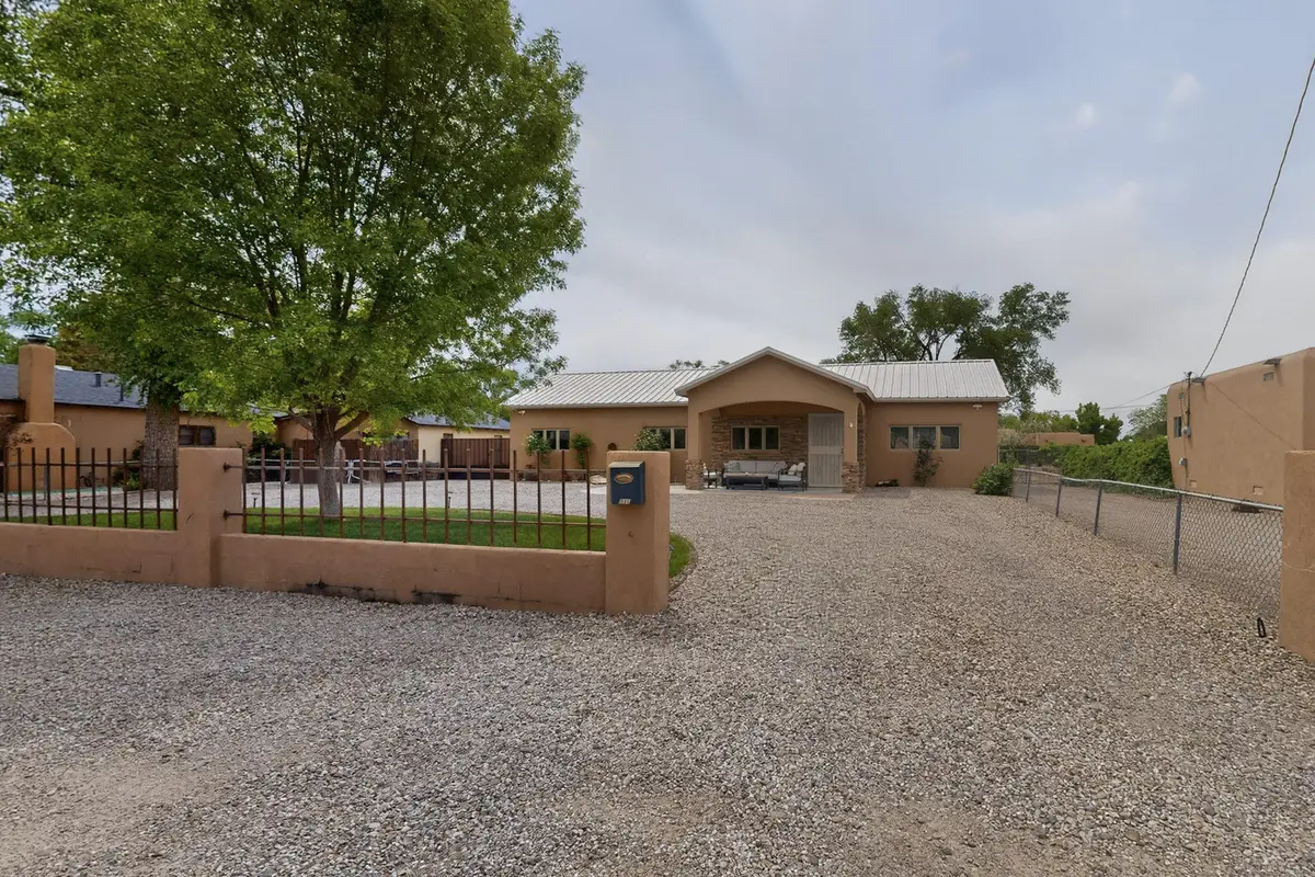 330 Schulte Road Nw, Los Ranchos De Albuquerque, NM 87107 - #1