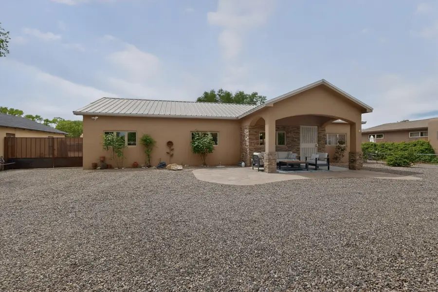 330 Schulte Road Nw, Los Ranchos De Albuquerque, NM 87107 - #3