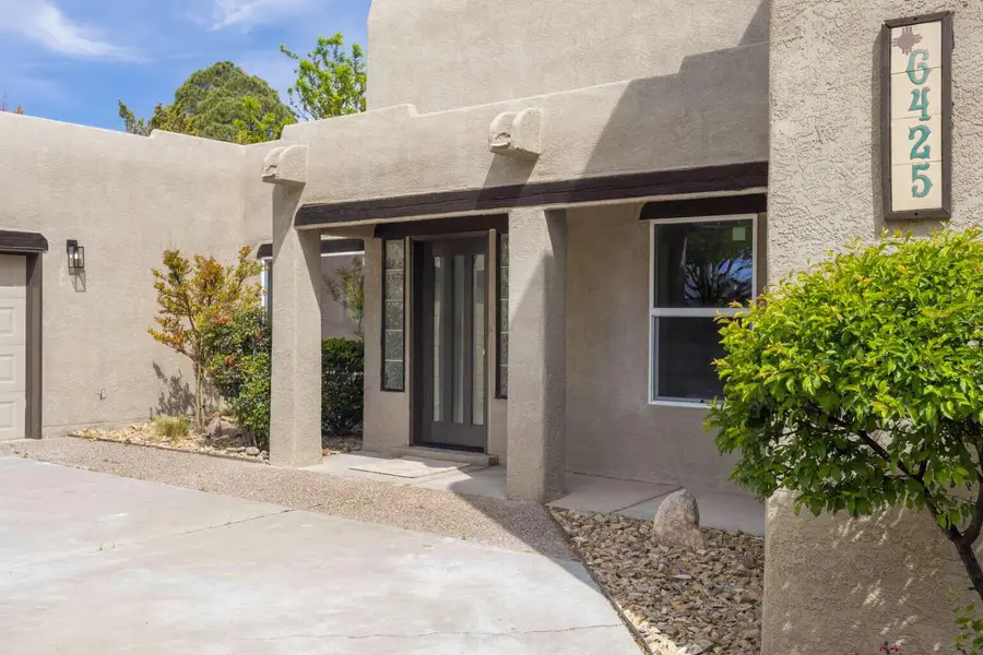 6425 Guadalupe Place Nw, Los Ranchos De Albuquerque, NM 87107 - #2