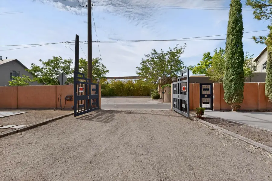 2115 Hollywood Avenue Nw, Albuquerque, NM 87104 - #3