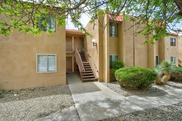 911 Country Club Drive Se #APT E, Rio Rancho, NM 87124