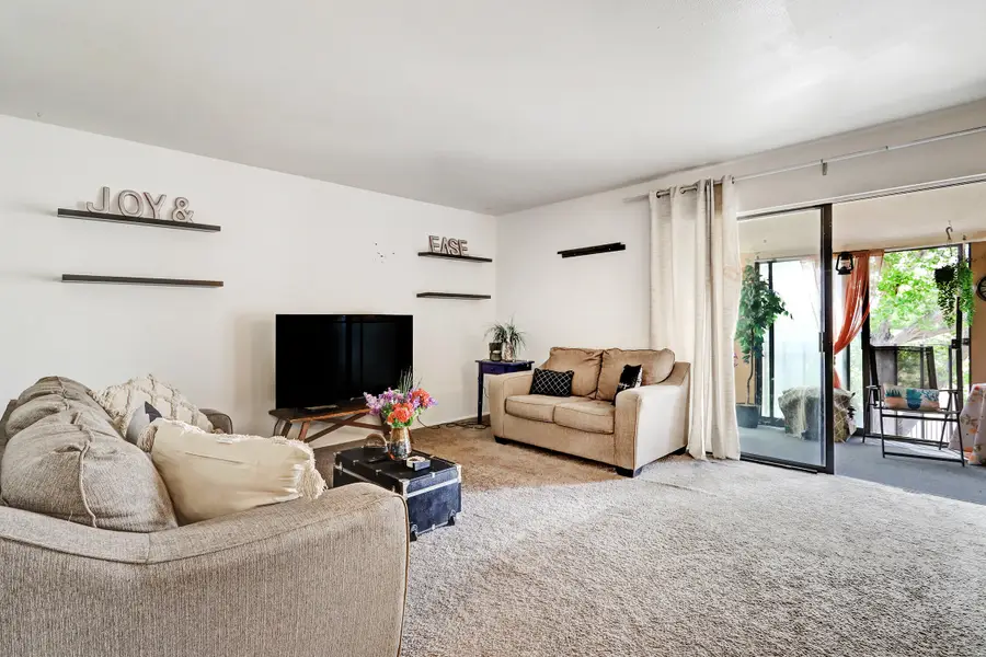 911 Country Club Drive Se #APT E, Rio Rancho, NM 87124 - #2