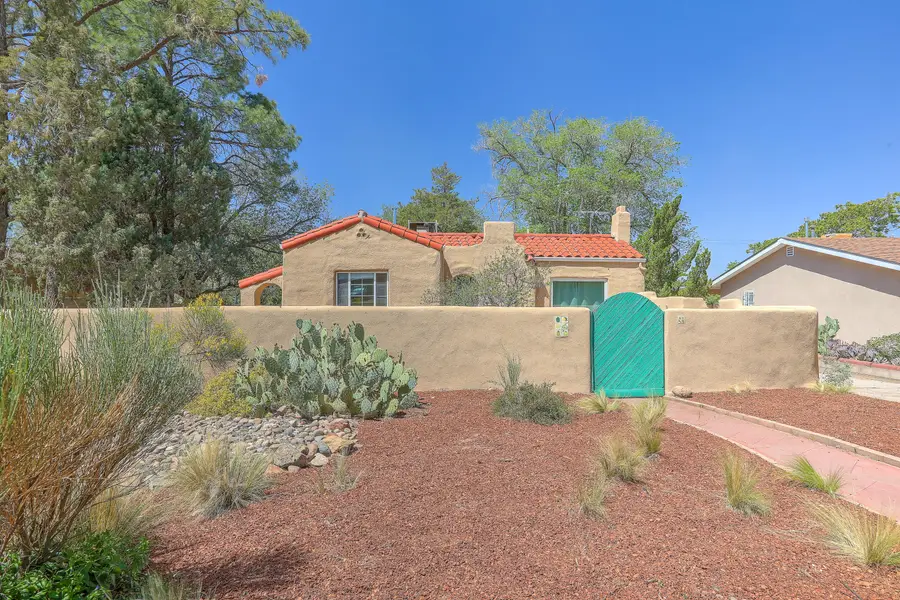 319 Richmond Drive Se, Albuquerque, NM 87106 - #2