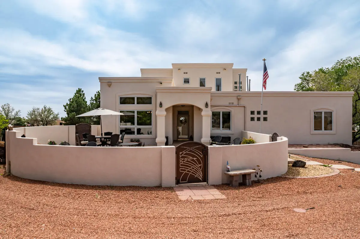 11402 Oakland Avenue Ne, Albuquerque, NM 87122 - #1