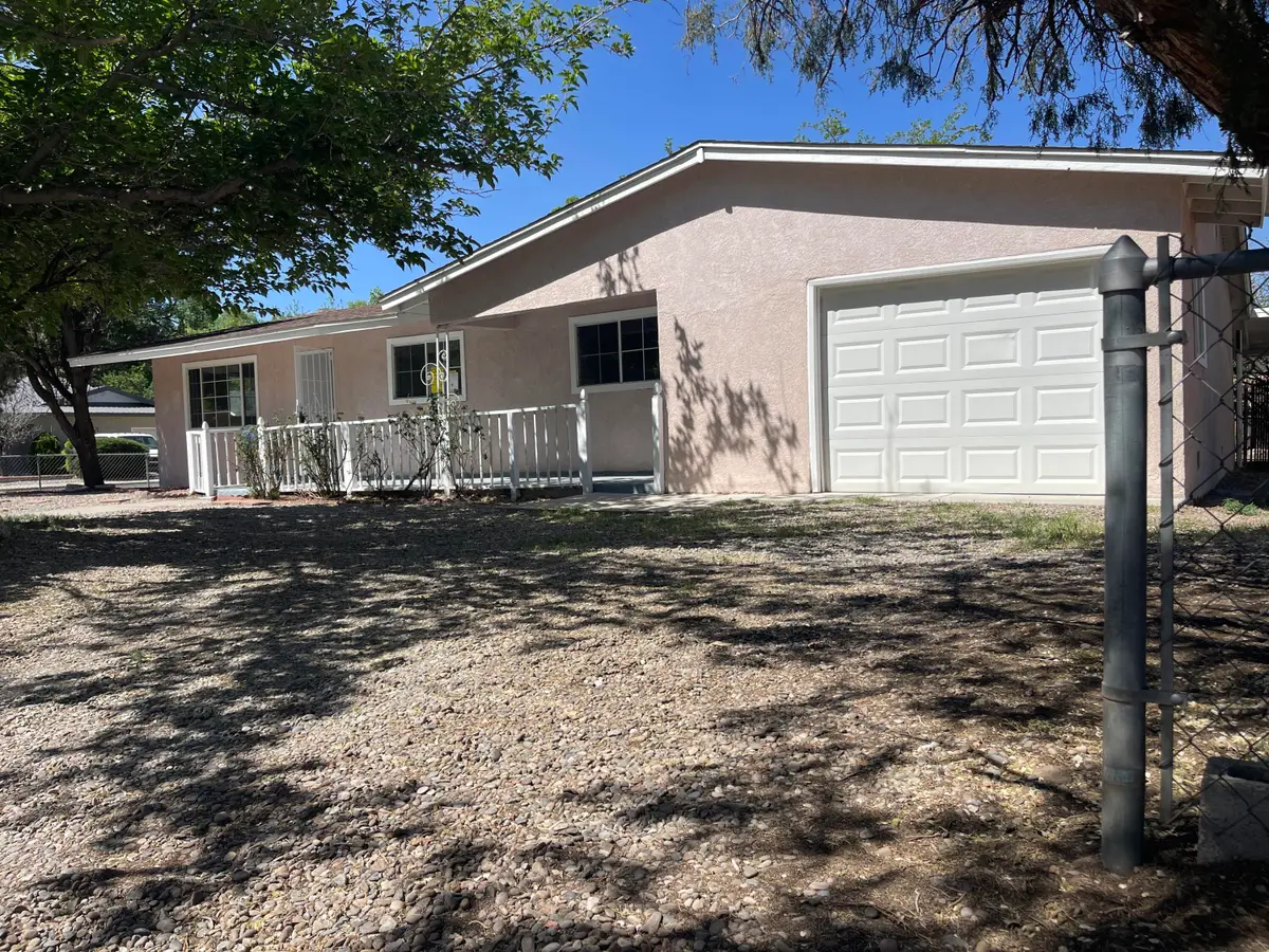 901 Zearing Place Nw, Albuquerque, NM 87104 - #1