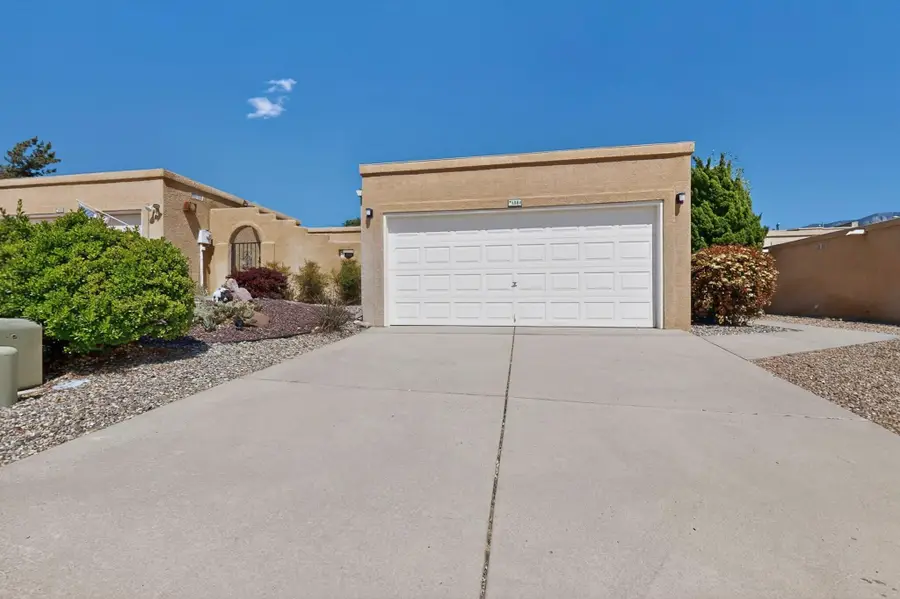 5004 Edwards Drive Ne, Albuquerque, NM 87111 - #3