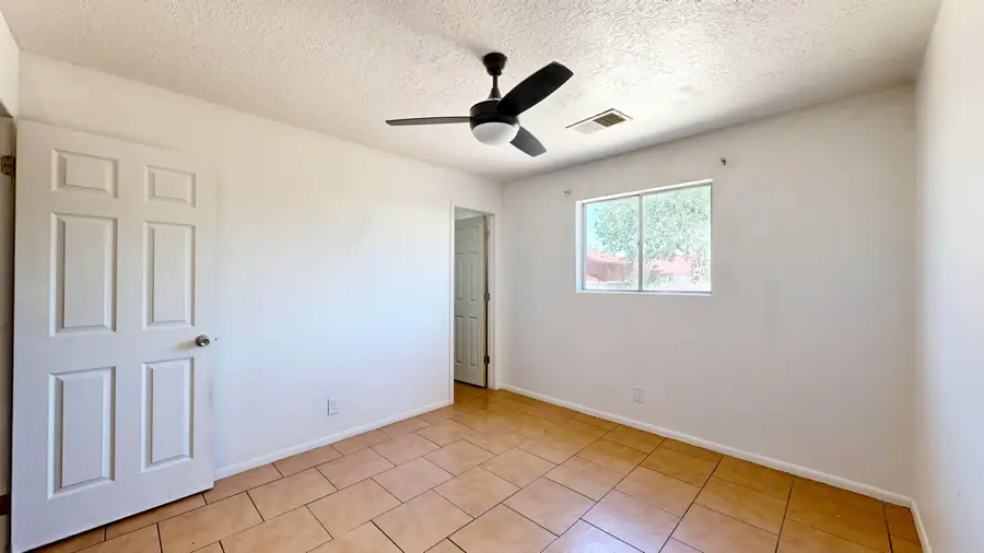 10005 Pilar Avenue Sw, Albuquerque, NM 87121 - #3