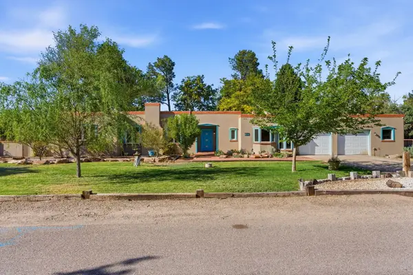 1017 Acequia Trail Nw, Los Ranchos, NM 87107