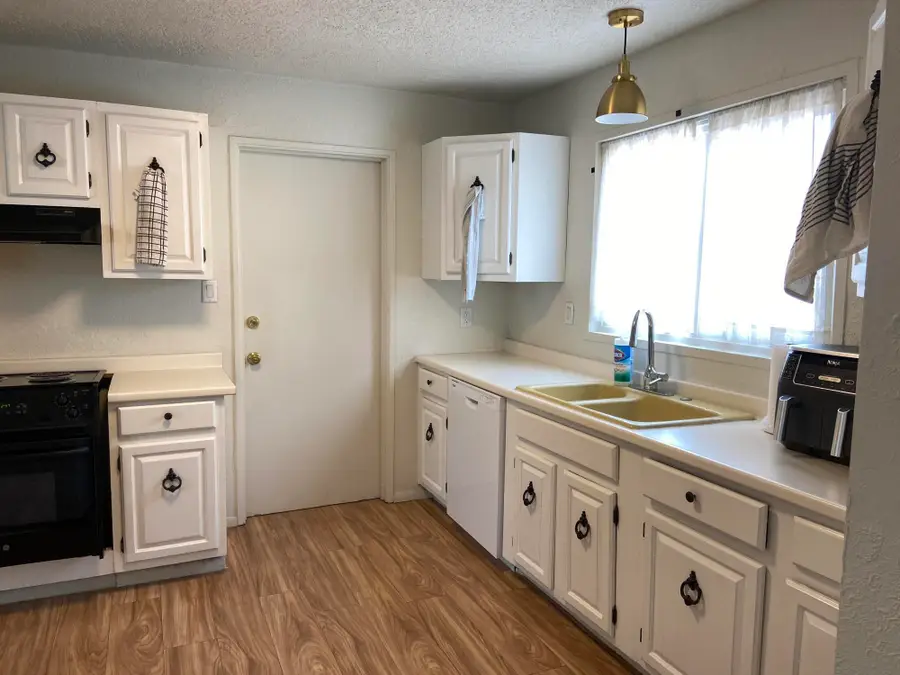 1844 Kentucky Street Ne, Albuquerque, NM 87110 - #3