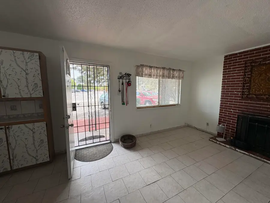 3931 Ortiz Court Ne #APT B, Albuquerque, NM 87110 - #3