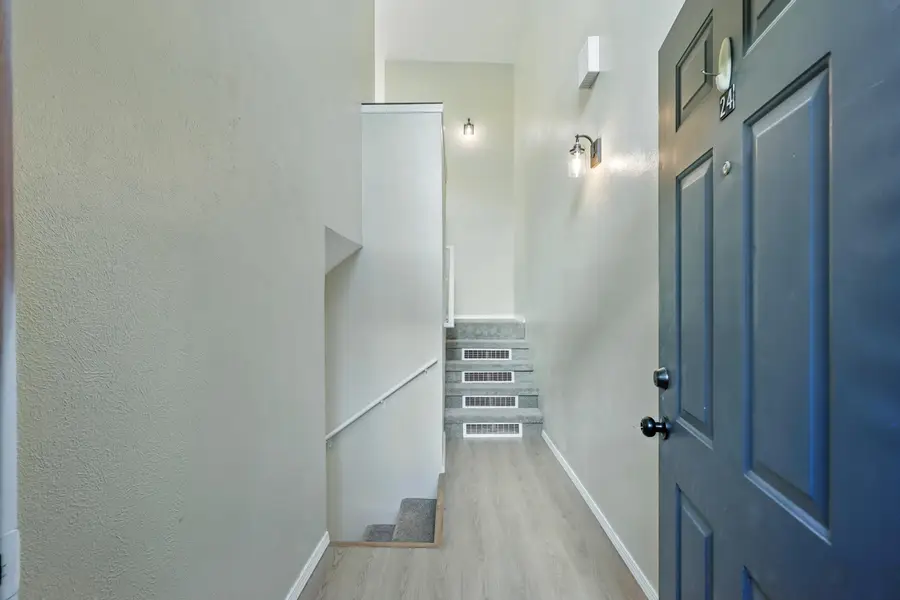 720 Tramway Lane Ne #UNIT 24, Albuquerque, NM 87122 - #3