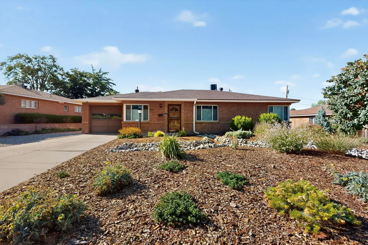 8724 Phoenix Avenue Ne, Albuquerque, NM 87112 - #1