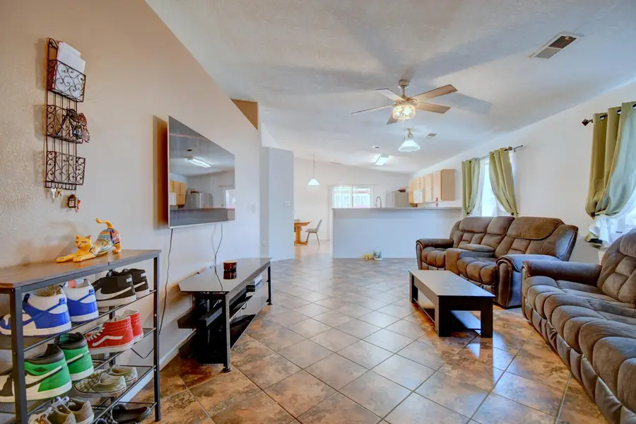 1015 Swallow Drive Sw, Albuquerque, NM 87121 - #2