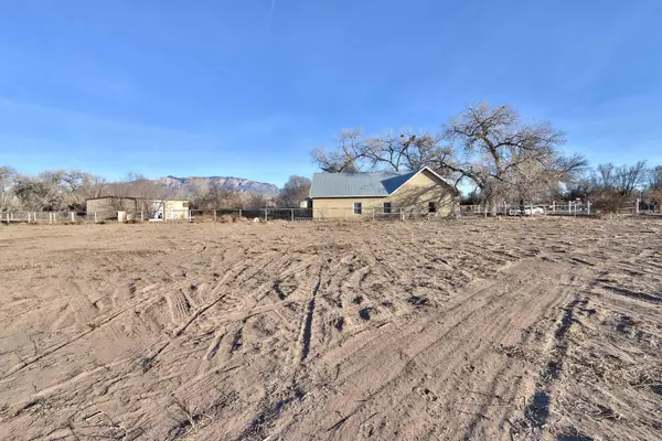 W Meadowlark Lane, Corrales, NM 87048