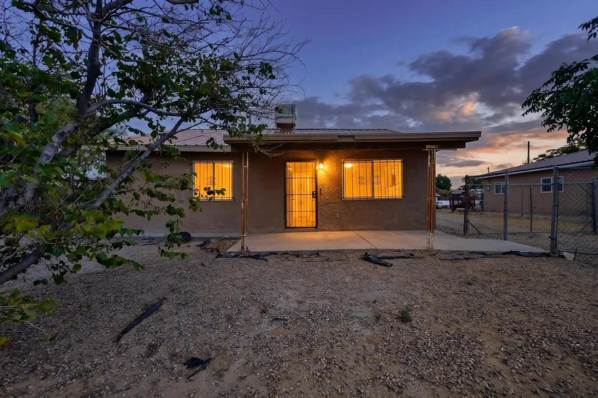 4602 Kinney Street Se, Albuquerque, NM 87105 - #1