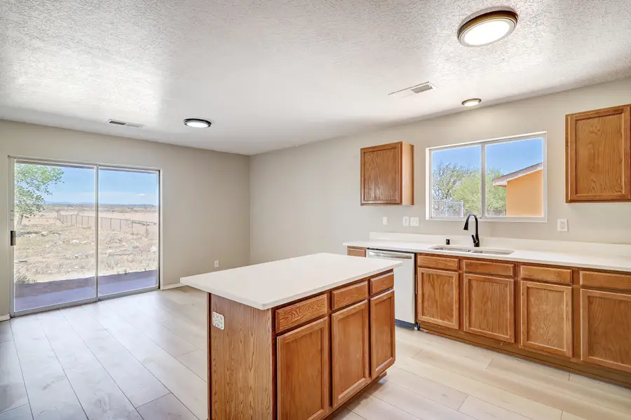 5041 27th Avenue Ne, Rio Rancho, NM 87144 - #3