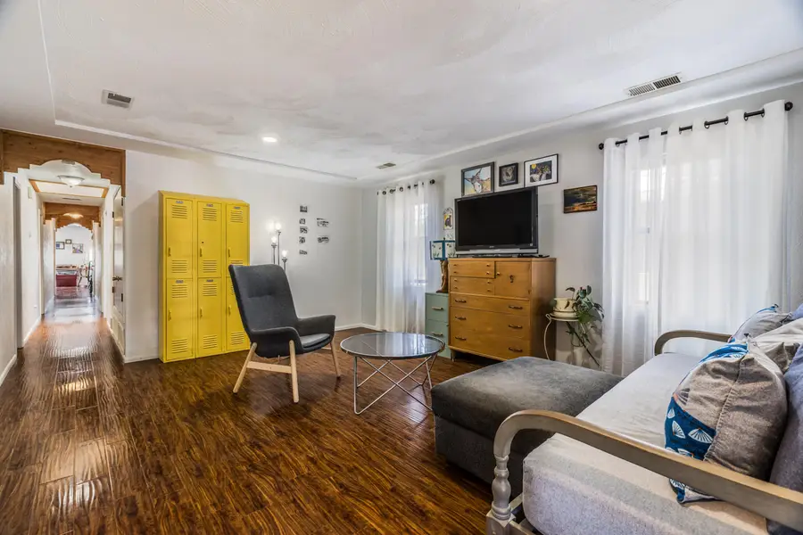 2812 Beach Road Nw, Albuquerque, NM 87104 - #3