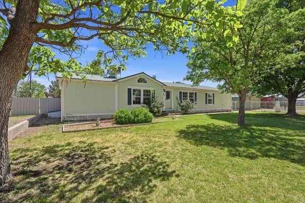 8 Phillips Drive, Los Lunas, NM 87031