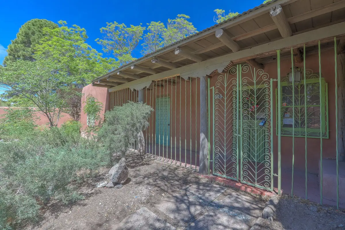 509 Chamiso Lane Nw, Los Ranchos De Albuquerque, NM 87107 - #1