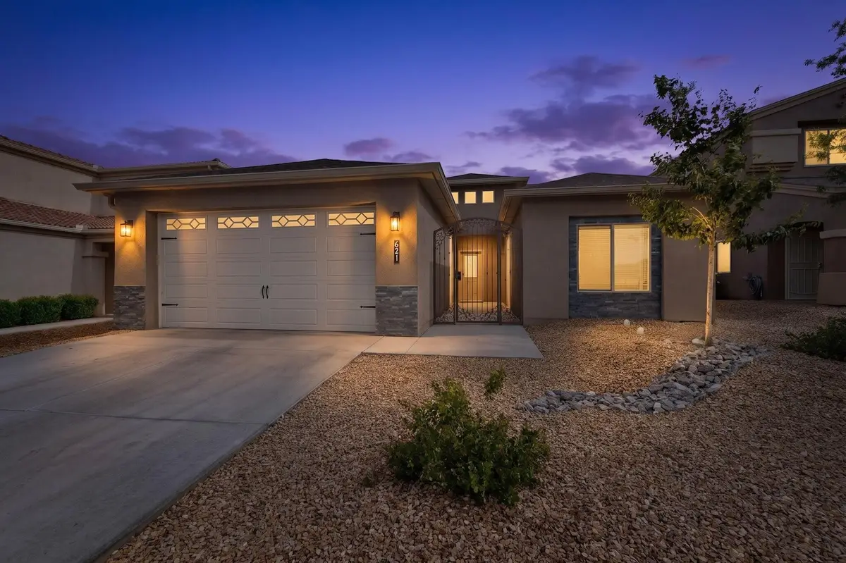 621 Primrose Avenue Sw, Los Lunas, NM 87031 - #1