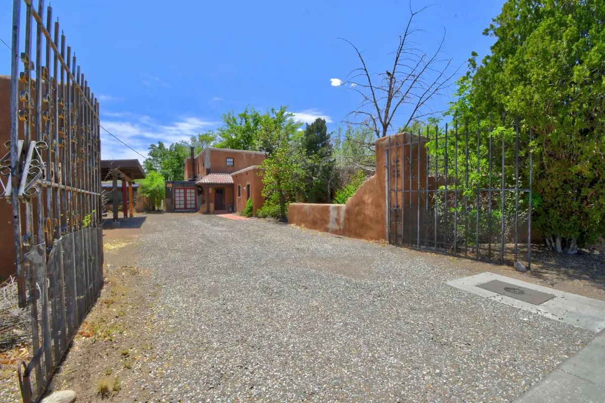 2440 Campbell Road Nw, Albuquerque, NM 87104 - #1