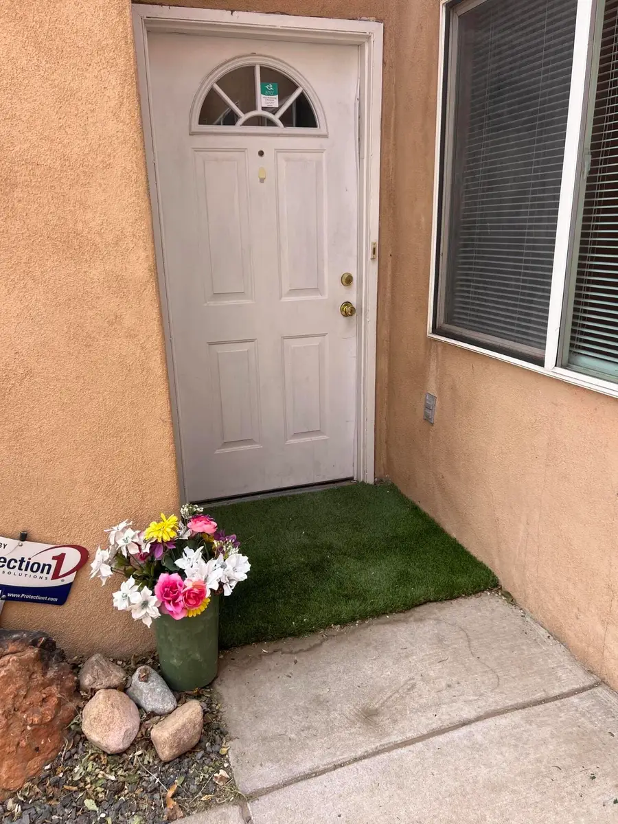 621 Desert Drive Sw, Albuquerque, NM 87105 - #3